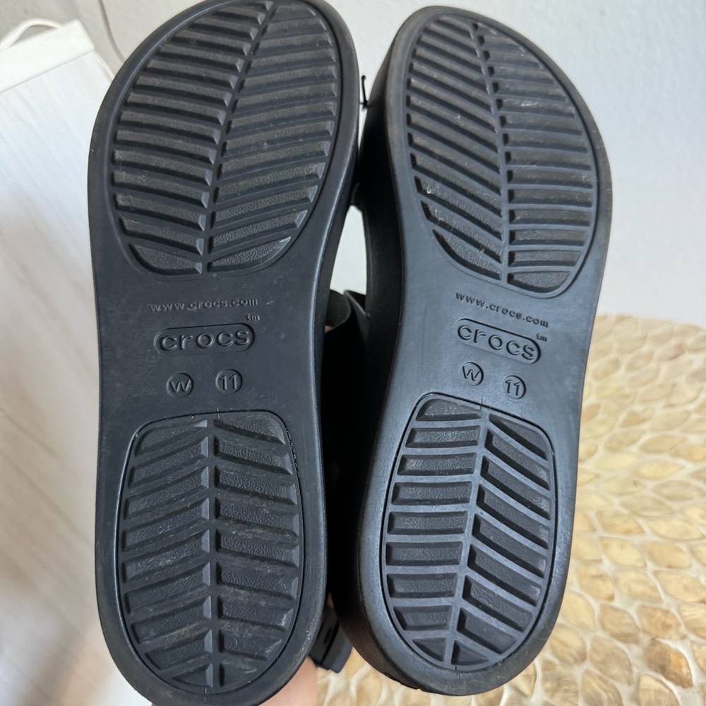 Crocs Women's Black Brooklyn Low Wedge platform Sandals size 11 - Picture 8 of 10